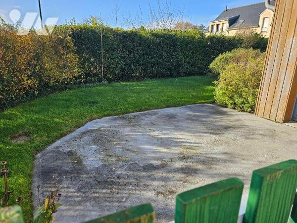 Quartier des Rimains à Cancale, maison indépendante, de 172m2 avec aperçu mer, comprenant, au r...