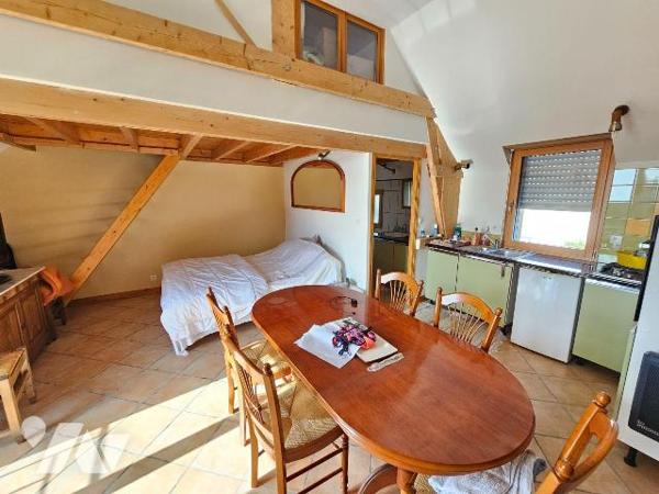 Quartier des Rimains à Cancale, maison spacieuse de 172m2 avec aperçu mer, comprenant, au rez-d...