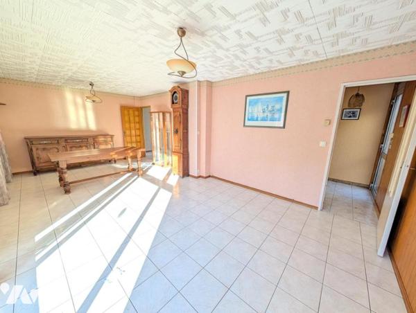 MAISON T5 AVEC GARAGE ET JARDIN