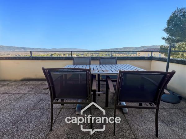 Domaine de Pont ROYAL entre CIEL & LUBERON  appartement soigné de 40 m2 dernier étage vue panoramique avec terrasse secteur et piscine résidentielle