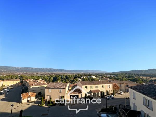 Domaine de Pont ROYAL entre CIEL & LUBERON  appartement soigné de 40 m2 dernier étage vue panoramique avec terrasse secteur et piscine résidentielle