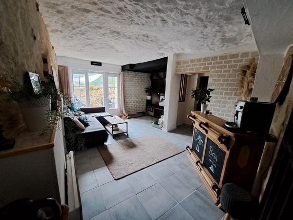Maison semi-troglodyte de caractère – 125 m² – Fort potentiel – Saint-Étienne-de-Chigny