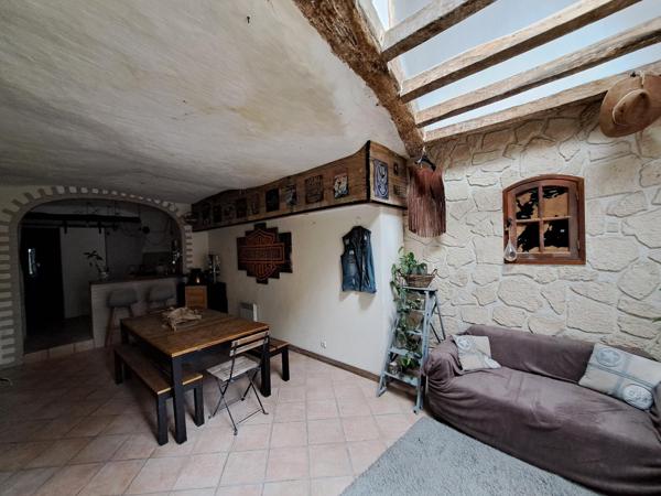 Maison semi-troglodyte de caractère – 125 m² – Fort potentiel – Saint-Étienne-de-Chigny
