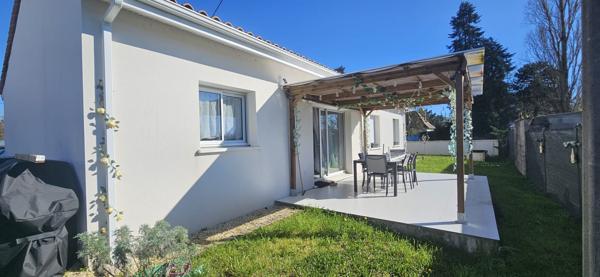 pavillon  plain pied 86 m2 habitables, 3 chambres, terrain 558 m2