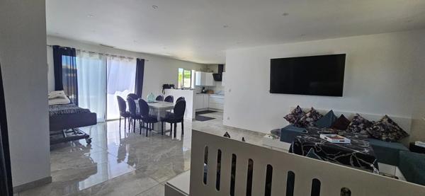 pavillon  plain pied 86 m2 habitables, 3 chambres, terrain 558 m2