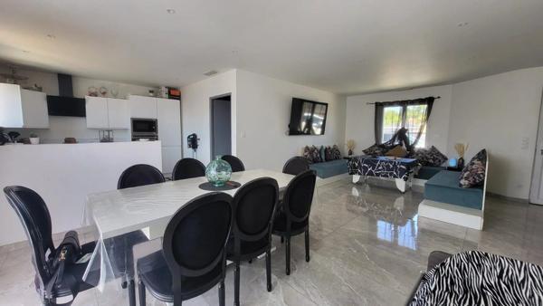 pavillon  plain pied 86 m2 habitables, 3 chambres, terrain 558 m2