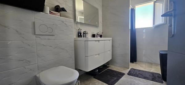 pavillon  plain pied 86 m2 habitables, 3 chambres, terrain 558 m2