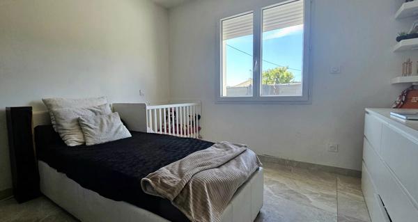 pavillon  plain pied 86 m2 habitables, 3 chambres, terrain 558 m2