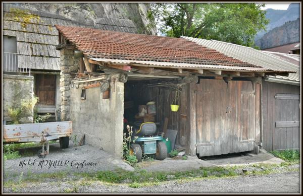 Appartement de 97 m² dans une maison de 600 m² de potentiel énorme, (05), à LA ROCHE DE RAME