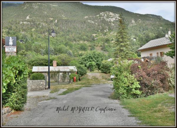 Appartement de 97 m² dans une maison de 600 m² de potentiel énorme, (05), à LA ROCHE DE RAME