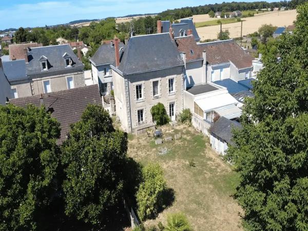 Maison Dangé Saint Romain