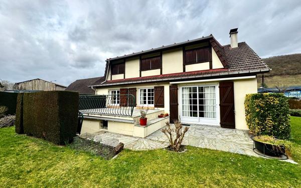 Maison à vendre    5 pièces • 103 m2 Saint-Léger-du-Bourg-Denis