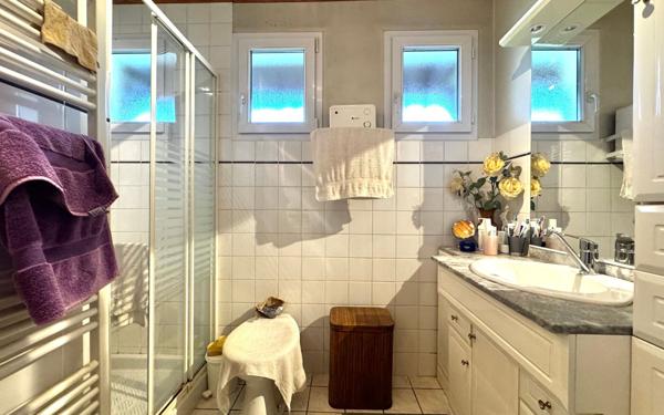 Maison à vendre    5 pièces • 103 m2 Saint-Léger-du-Bourg-Denis