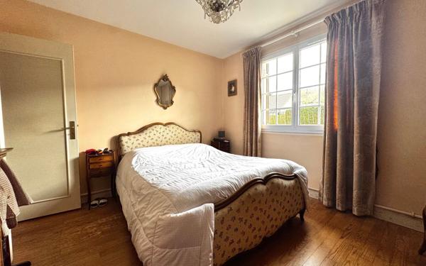 Maison à vendre    5 pièces • 103 m2 Saint-Léger-du-Bourg-Denis