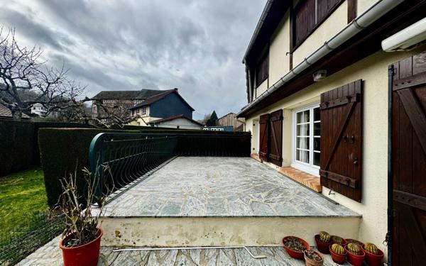 Maison à vendre    5 pièces • 103 m2 Saint-Léger-du-Bourg-Denis