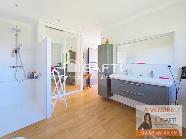 Sublime propriété contemporaine T6 sur les coteaux