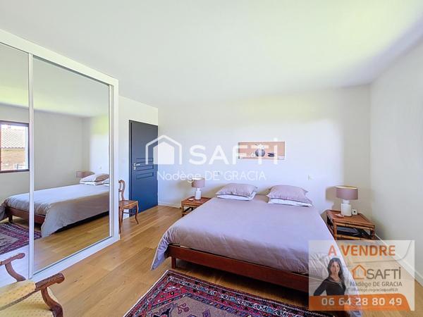 Sublime propriété contemporaine T6 sur les coteaux