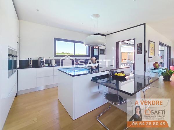 Sublime propriété contemporaine T6 sur les coteaux