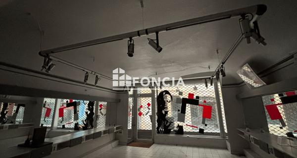 À vendre Local commercial 45.95 m² - Bagnols-sur-cèze 30200