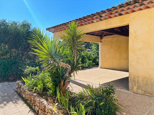 VILLA INDIVIDUELLE DE TYPE 5 PIÈCES AVEC PISCINE