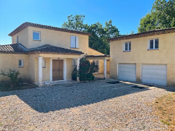 VILLA INDIVIDUELLE DE TYPE 5 PIÈCES AVEC PISCINE