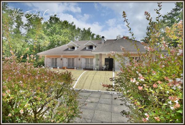 Propriete à vendre 8 pièces  de 350 m² environ à MIMIZAN (40) avec lac privatif, cadre exceptionnel
