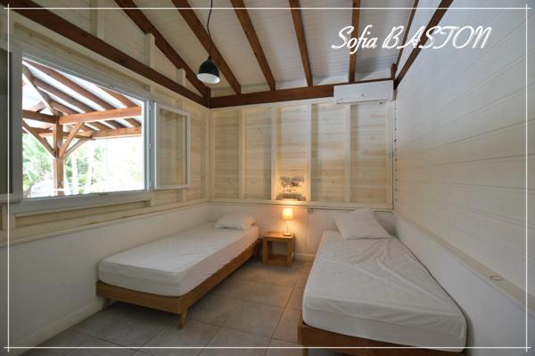 LES TROIS ILETS VILLA P6 bis -165 m² Hab / - Terrain de 986,00 m² - Piscine - Plain pied - A Vendre Martinique (972),