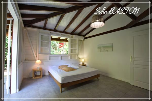 LES TROIS ILETS VILLA P6 bis -165 m² Hab / - Terrain de 986,00 m² - Piscine - Plain pied - A Vendre Martinique (972),