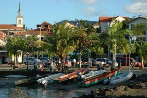 LES TROIS ILETS VILLA P6 bis -165 m² Hab / - Terrain de 986,00 m² - Piscine - Plain pied - A Vendre Martinique (972),