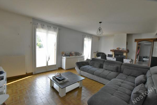 Grande maison familiale de 7 chambres avec logement indépendant, piscine et terrain de près de 4 000 m² !