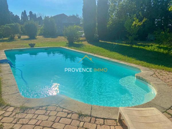 Sénas (13560) Mas mitoyen à la campagne à Sénas : Deux lots disponibles dans un même mas de caractère