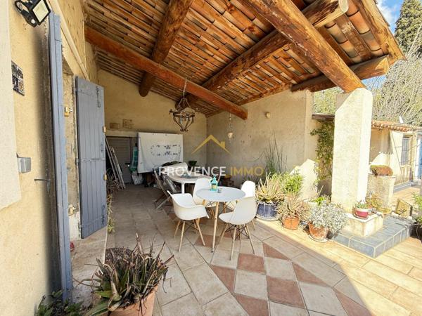 Sénas (13560) Mas mitoyen à la campagne à Sénas : Deux lots disponibles dans un même mas de caractère