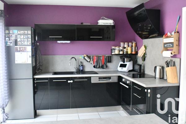 House for sale 4 rooms 83 m² Saint-Martin-la-Plaine