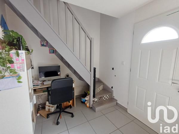 House for sale 4 rooms 83 m² Saint-Martin-la-Plaine