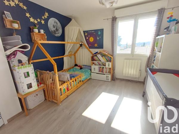 House for sale 4 rooms 83 m² Saint-Martin-la-Plaine