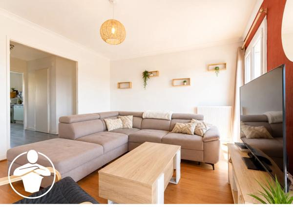 Vente                                                      Appartement
                        
                     4 pièces                      80 m2                     à Agen