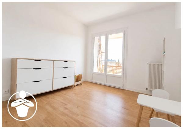 Vente                                                      Appartement
                        
                     4 pièces                      80 m2                     à Agen