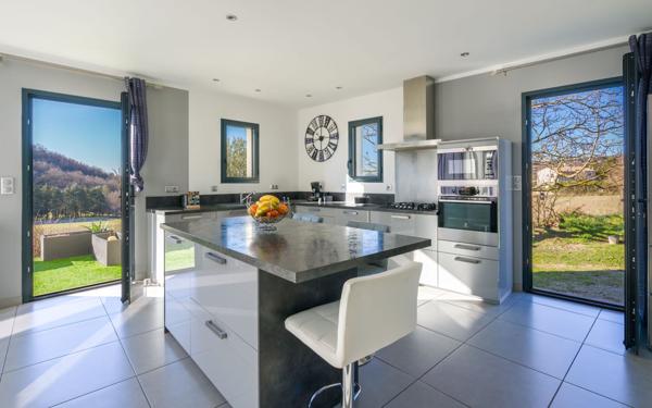 Maison à vendre    4 pièces • 134 m2 Forcalquier