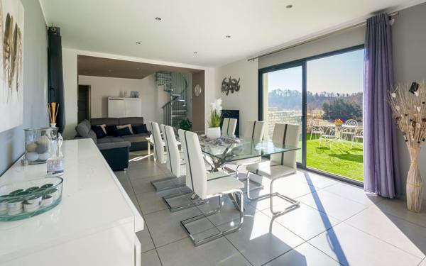 Maison à vendre    4 pièces • 134 m2 Forcalquier