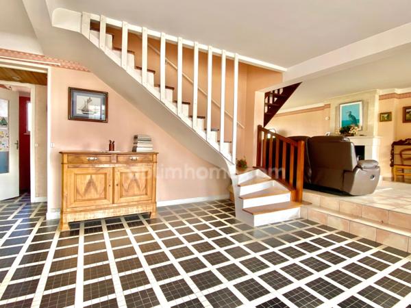 Maison à vendre OUISTREHAM avec vues mer des chambres - Tout proche de la plage - Emplacement ultra recherché !