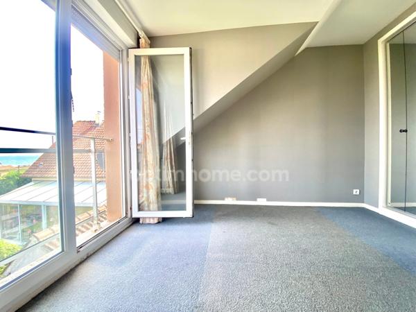 Maison à vendre OUISTREHAM avec vues mer des chambres - Tout proche de la plage - Emplacement ultra recherché !