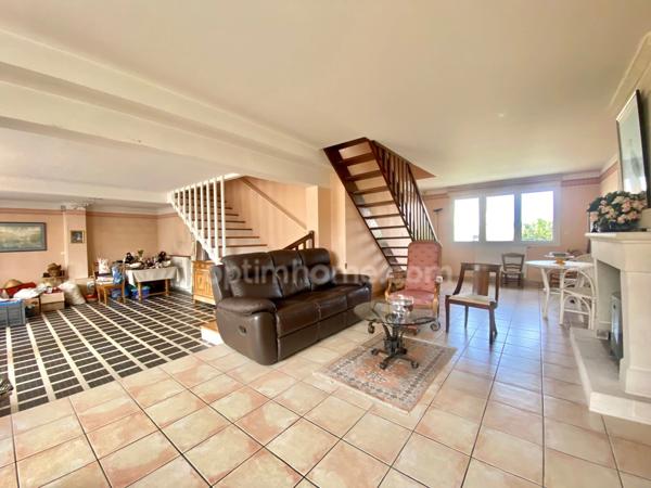 Maison à vendre OUISTREHAM avec vues mer des chambres - Tout proche de la plage - Emplacement ultra recherché !