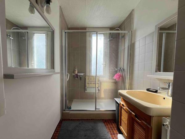 Moulin à Vent Appartement de type t5 en rez-de-chaussée, terrasse couverte.