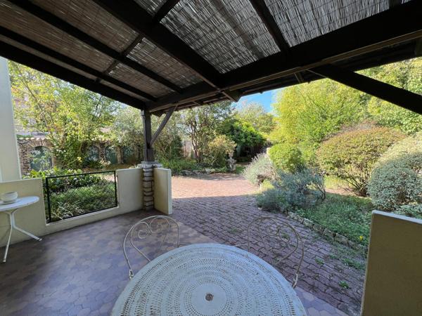 Maison 3/4 chambres et bureau, beau terrain de 581 m²