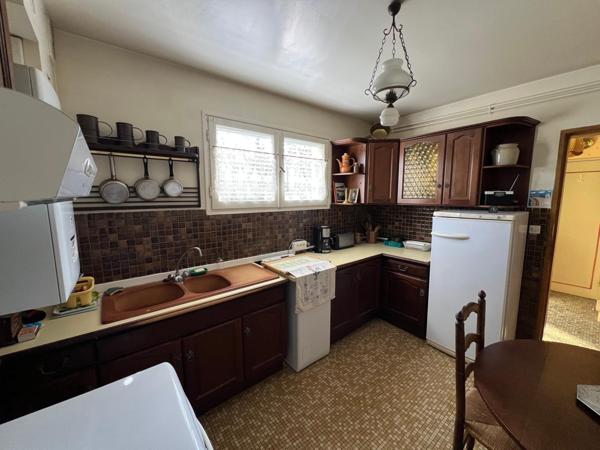 Maison 3/4 chambres et bureau, beau terrain de 581 m²