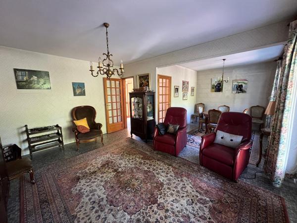 Maison 3/4 chambres et bureau, beau terrain de 581 m²