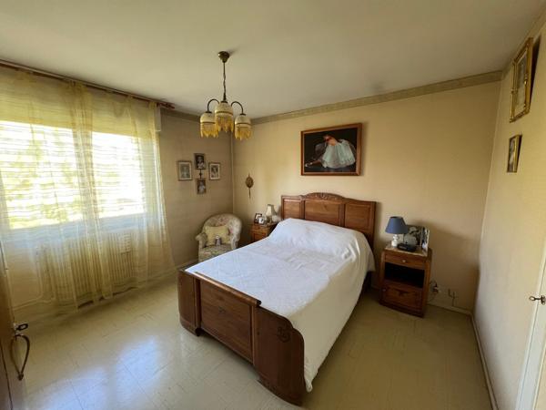 Maison 3/4 chambres et bureau, beau terrain de 581 m²