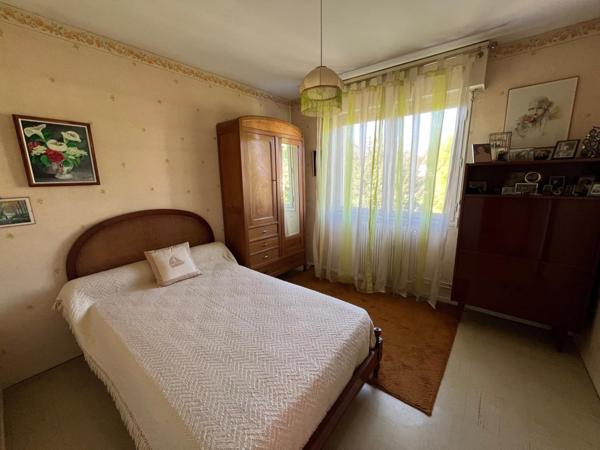 Maison 3/4 chambres et bureau, beau terrain de 581 m²