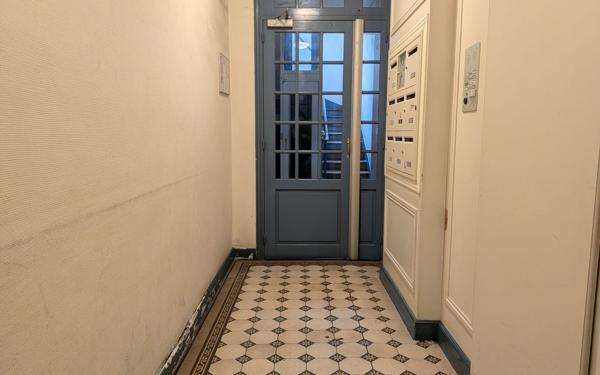 Appartement à vendre    5 pièces • 76,85 m2 Paris 11
