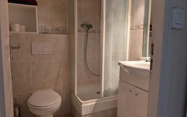 Appartement à vendre    5 pièces • 76,85 m2 Paris 11